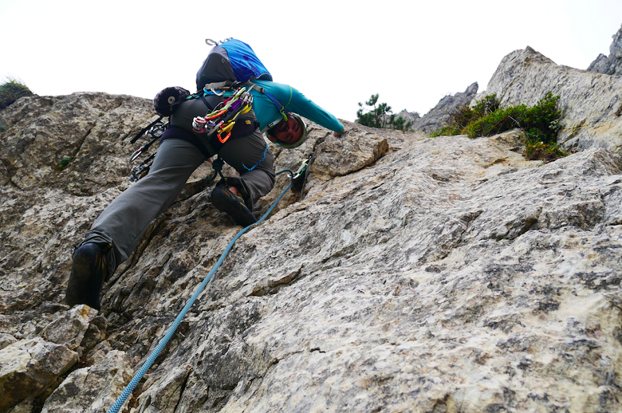 ALPINISTI SULLE BELLE PLACCHE DEL SECONDO TIRO