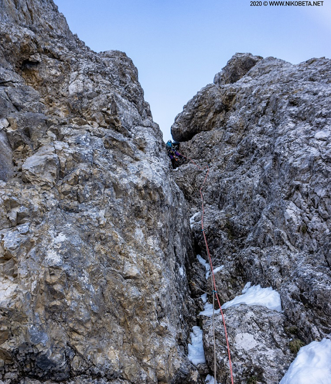 Matthias Stefani in apertura sul tiro chiave (sesta lunghezza)