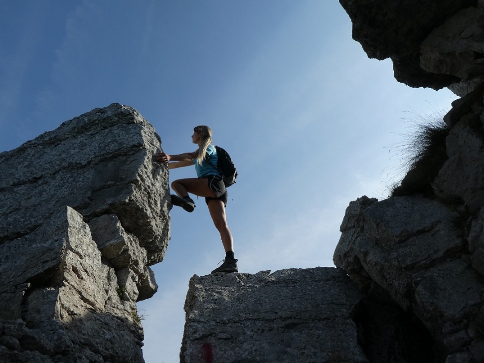 Giocando tra le rocce sommitali